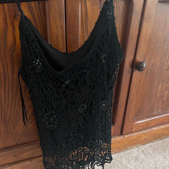 A black lace top - Picture 4 of 5